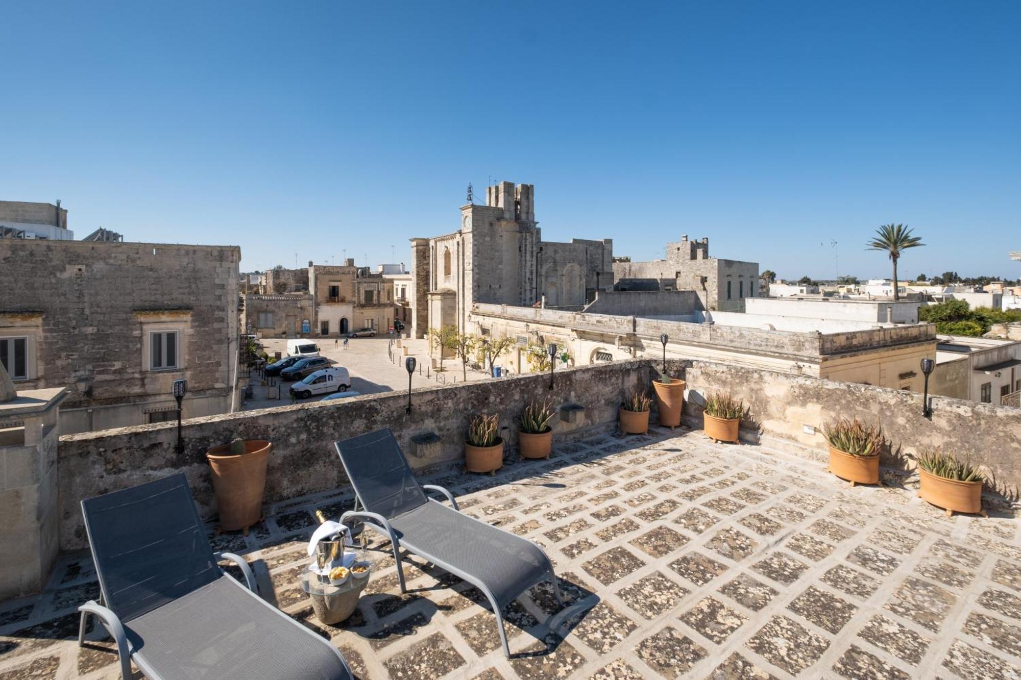 מינרווינו די ל'צה Dimora Del Vescovo Art Boutique Hotel מראה חיצוני תמונה